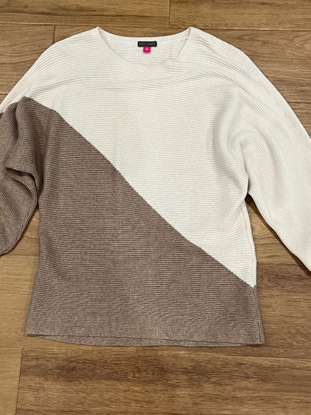Vince Camuto two tone sweater size small